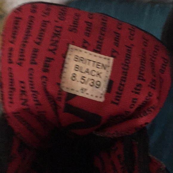 Shoes - Picture 6 of 7